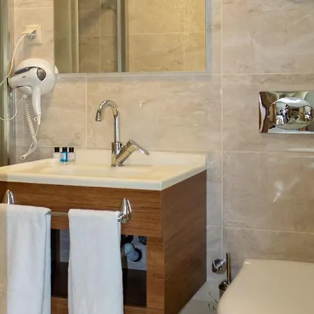 Lotuspark Hotel 3*