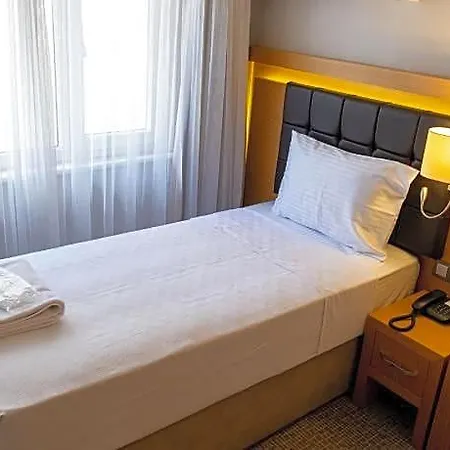 Hotel Lotuspark 3*