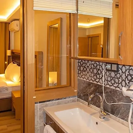 Lotuspark Otel 3*